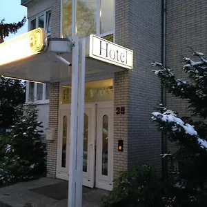 https://hotel-azur.find-berlin-hotels.com